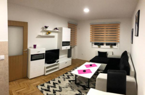 Apartman Decanska, Lukavica